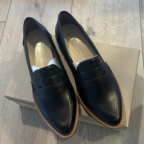 Women’s leather loafers - black flats - Picture 3 of 13